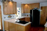 mom_kitchen1.jpg (47729 bytes)